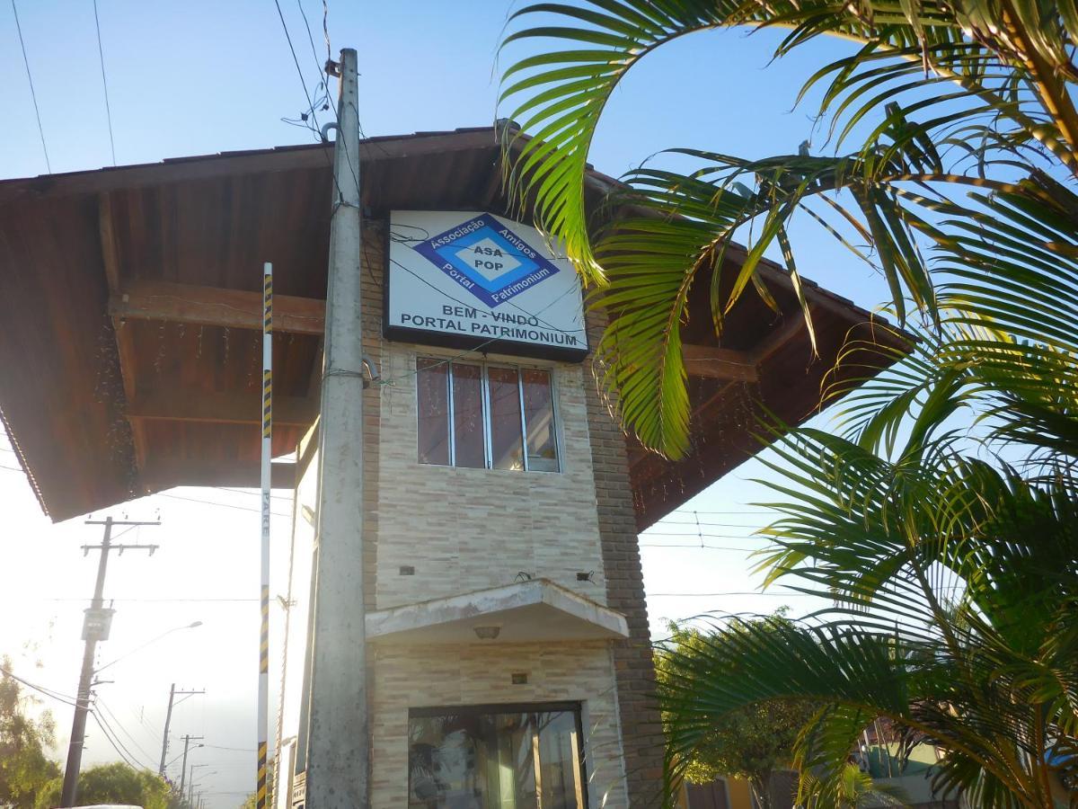 Sobrado Com Piscina Em Condomino Fechado A 150 M Da Praia Карагуататуба Екстериор снимка